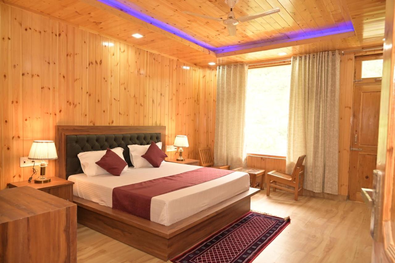 Hotel Royal Galaxy Tirthan Banjār Kültér fotó