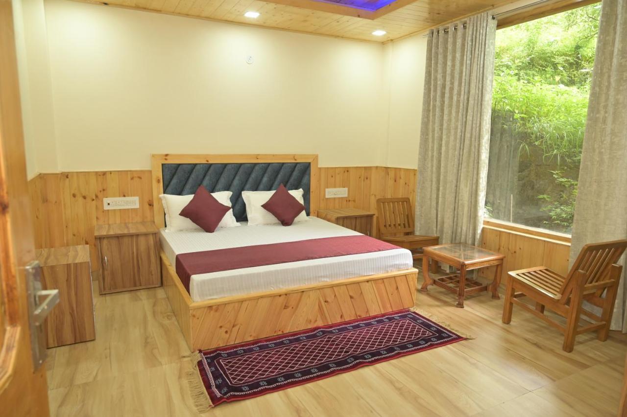 Hotel Royal Galaxy Tirthan Banjār Kültér fotó