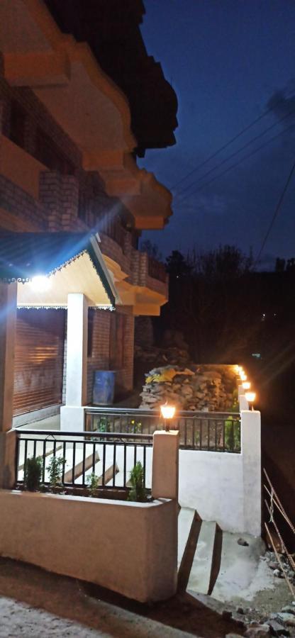 Hotel Royal Galaxy Tirthan Banjār Kültér fotó