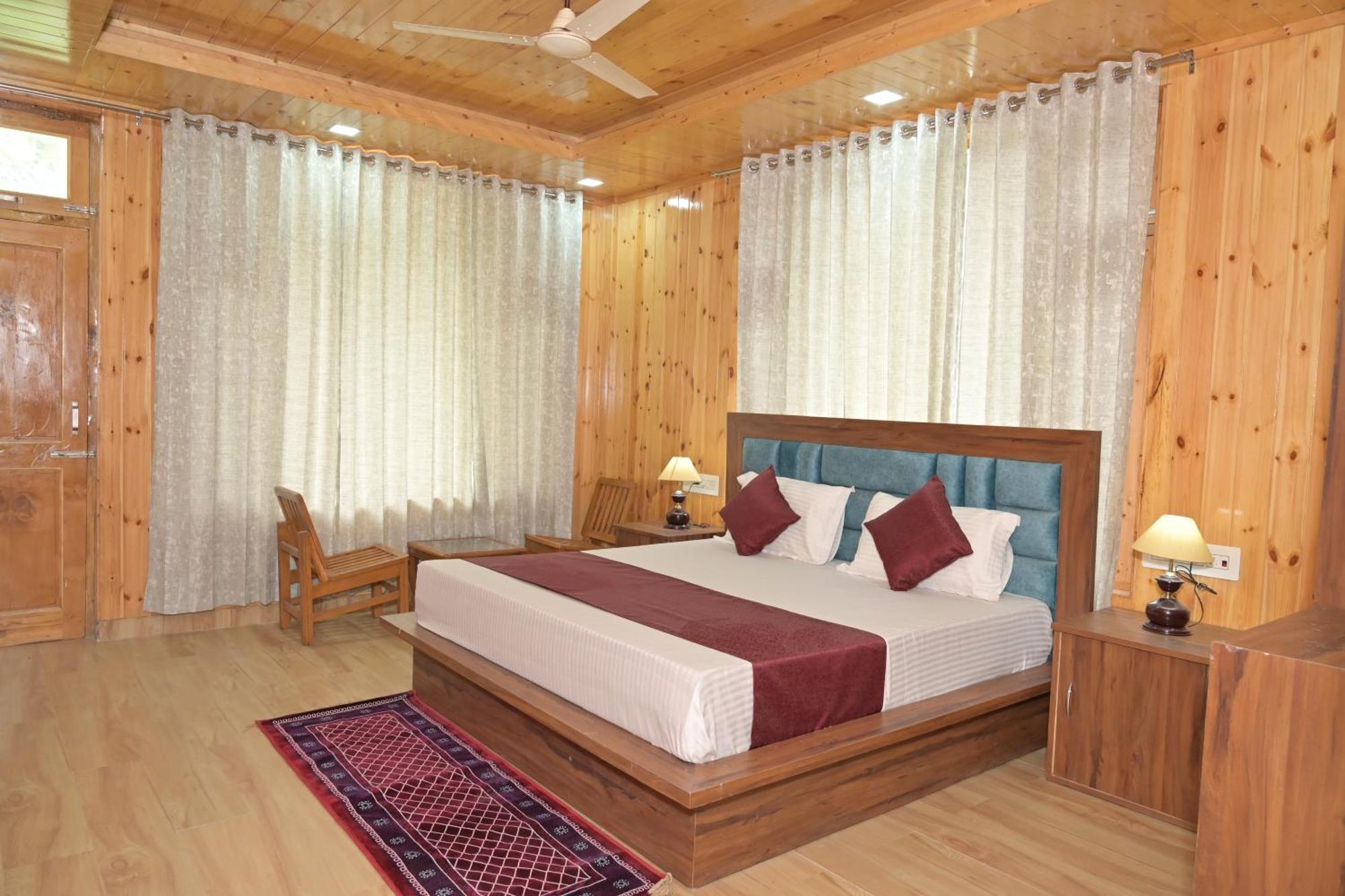 Hotel Royal Galaxy Tirthan Banjār Kültér fotó