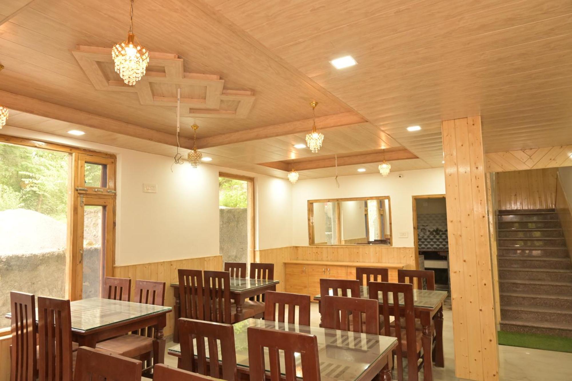 Hotel Royal Galaxy Tirthan Banjār Kültér fotó