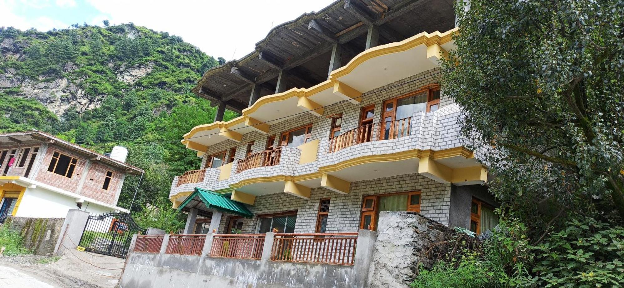 Hotel Royal Galaxy Tirthan Banjār Kültér fotó