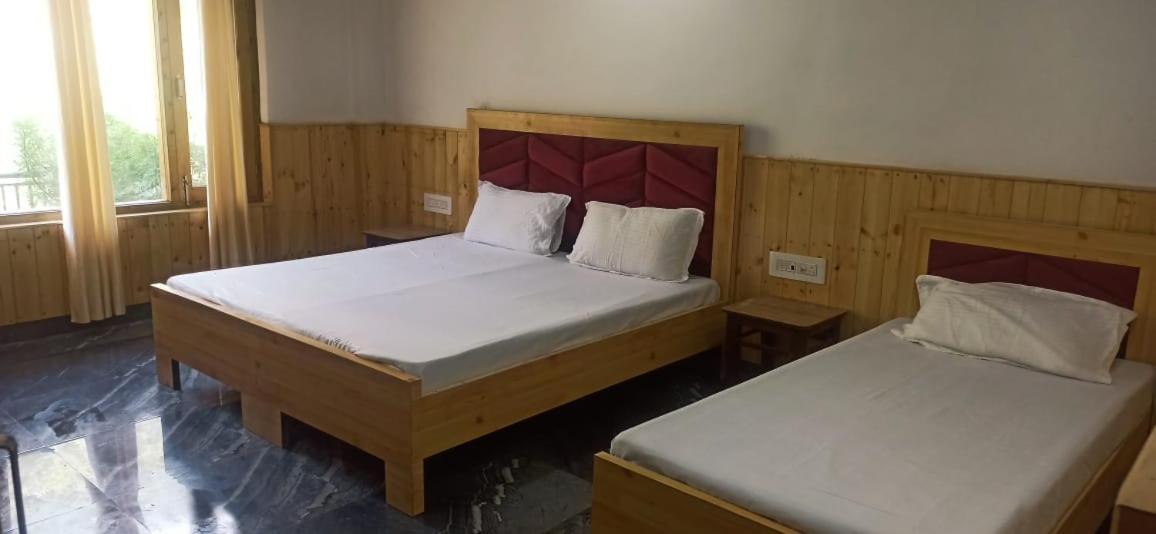 Hotel Royal Galaxy Tirthan Banjār Kültér fotó