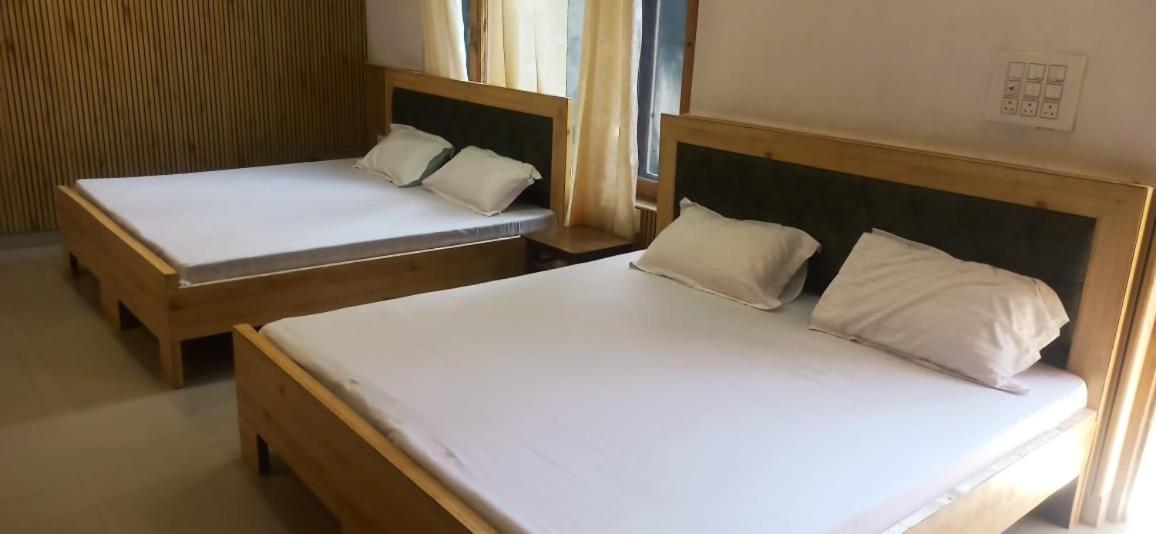 Hotel Royal Galaxy Tirthan Banjār Kültér fotó